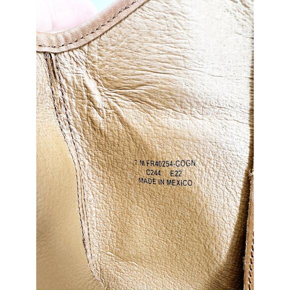 Frye Marissa Medallion Cognac Brown Leather Riding Boots 7 NEW - Picture 4 of 5